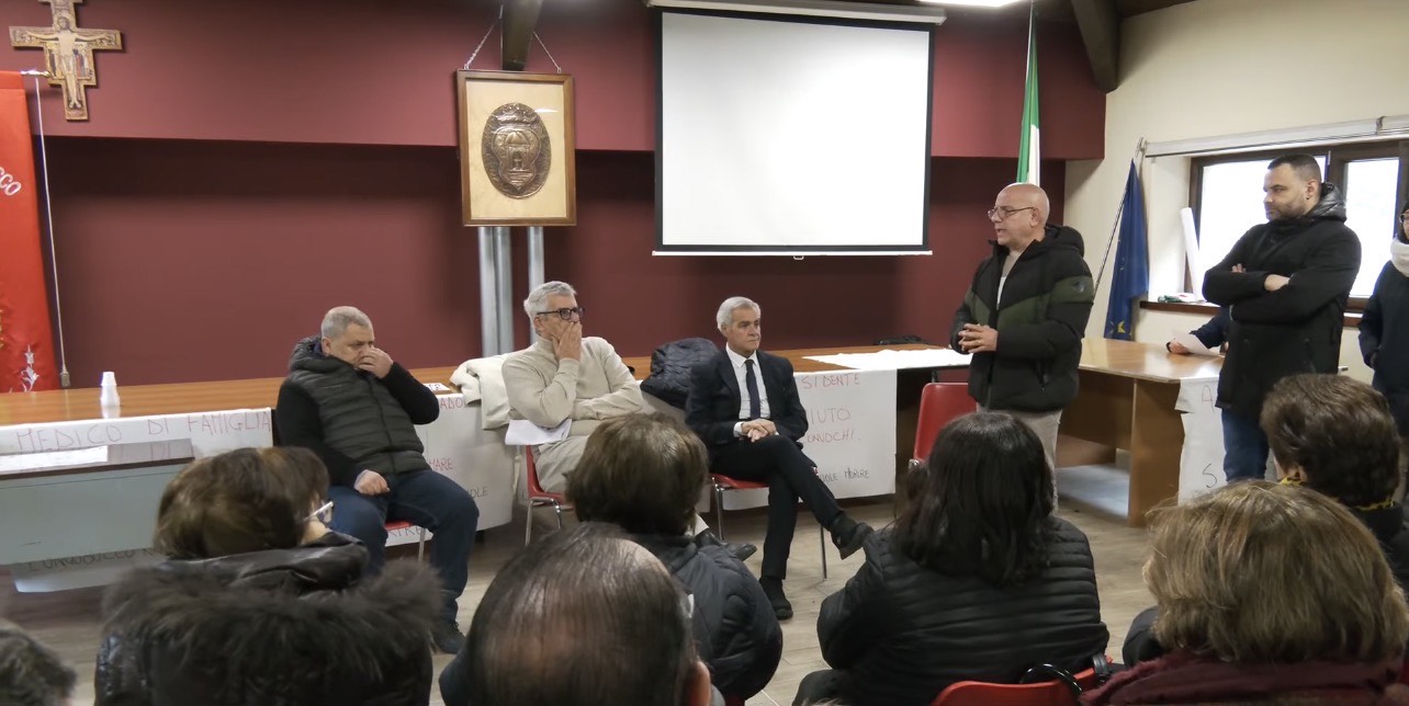 Sanità nelle aree interne, la sfida parte da Longobucco: De Salazar punta su prossimità, telemedicina e partecipazione