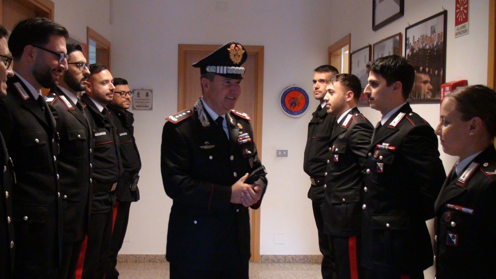 Locride, la visita del Generale Domizi: «I Carabinieri presidio fondamentale dello Stato sul territorio»