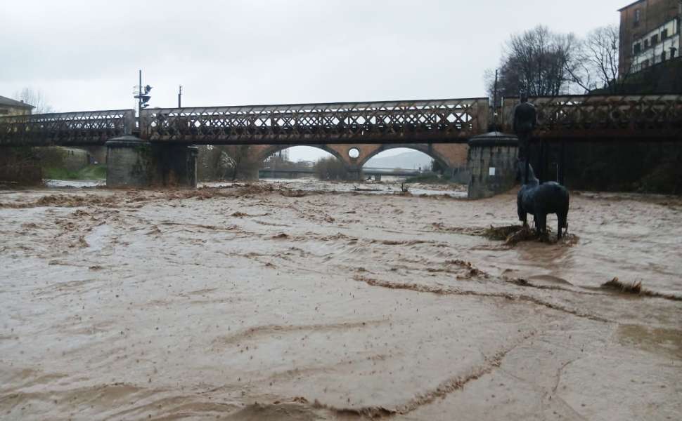 Cosenza unita contro l’emergenza: cittadini pronti a scendere in campo per aiutare la città