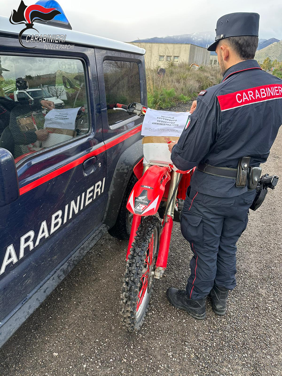 Controlli nel Parco: sequestrata moto da cross senza documenti a Castrovillari