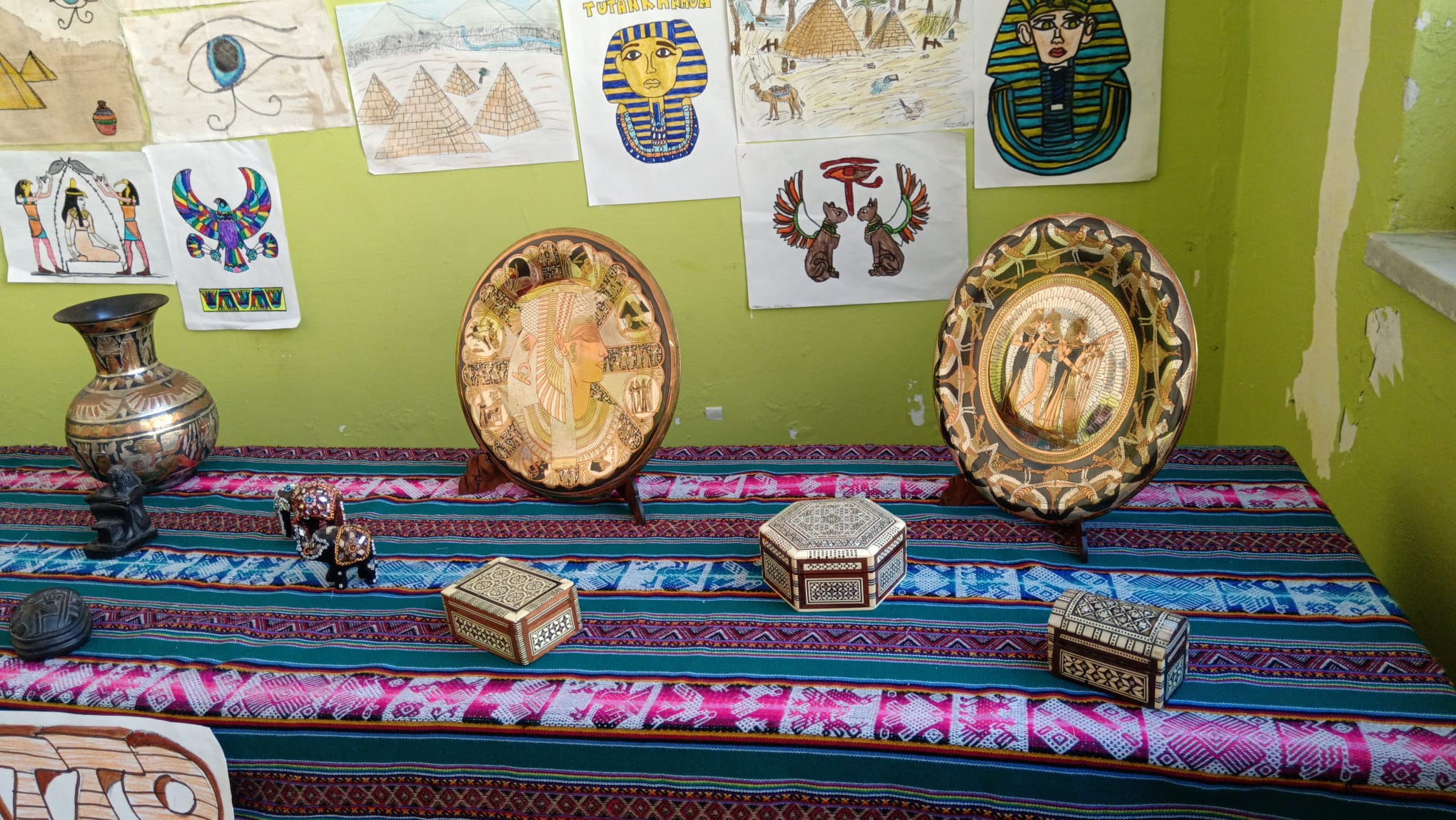 Un viaggio nell’Antico Egitto: gli alunni del plesso Pietà trasformano la scuola in un museo vivente