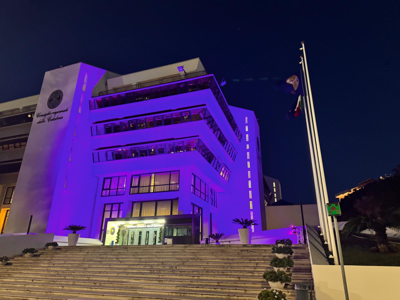 Palazzo Campanella si illumina contro l’HPV: un segnale per rafforzare prevenzione e vaccinazioni