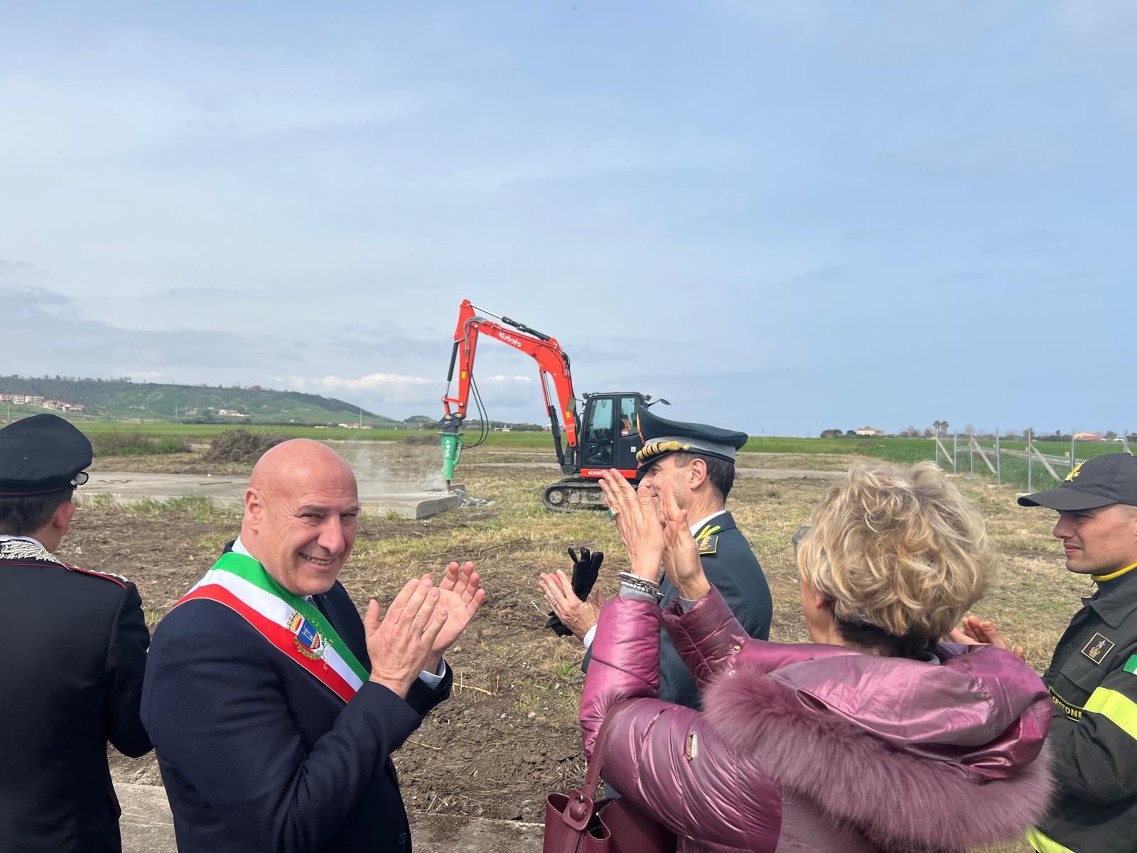 Punta Scifo torna alla legalità: demolite le opere abusive nel Marine Park Village