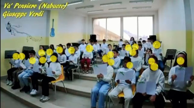 “Va’ pensiero” in classe: i bambini del Gatti-Manzoni-Augruso emozionano il web con il Nabucco