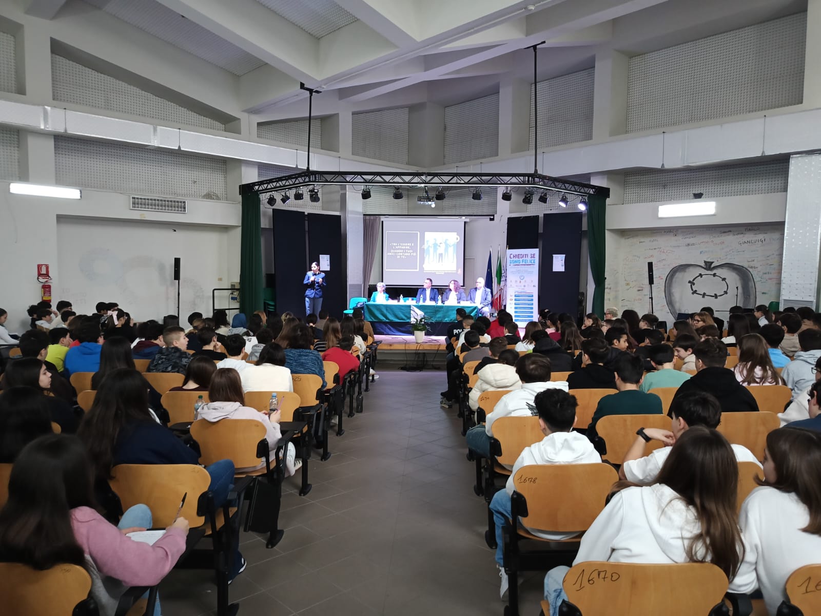 “Fragilità che parlano: a scuola il progetto che aiuta i giovani a ritrovare la felicità”