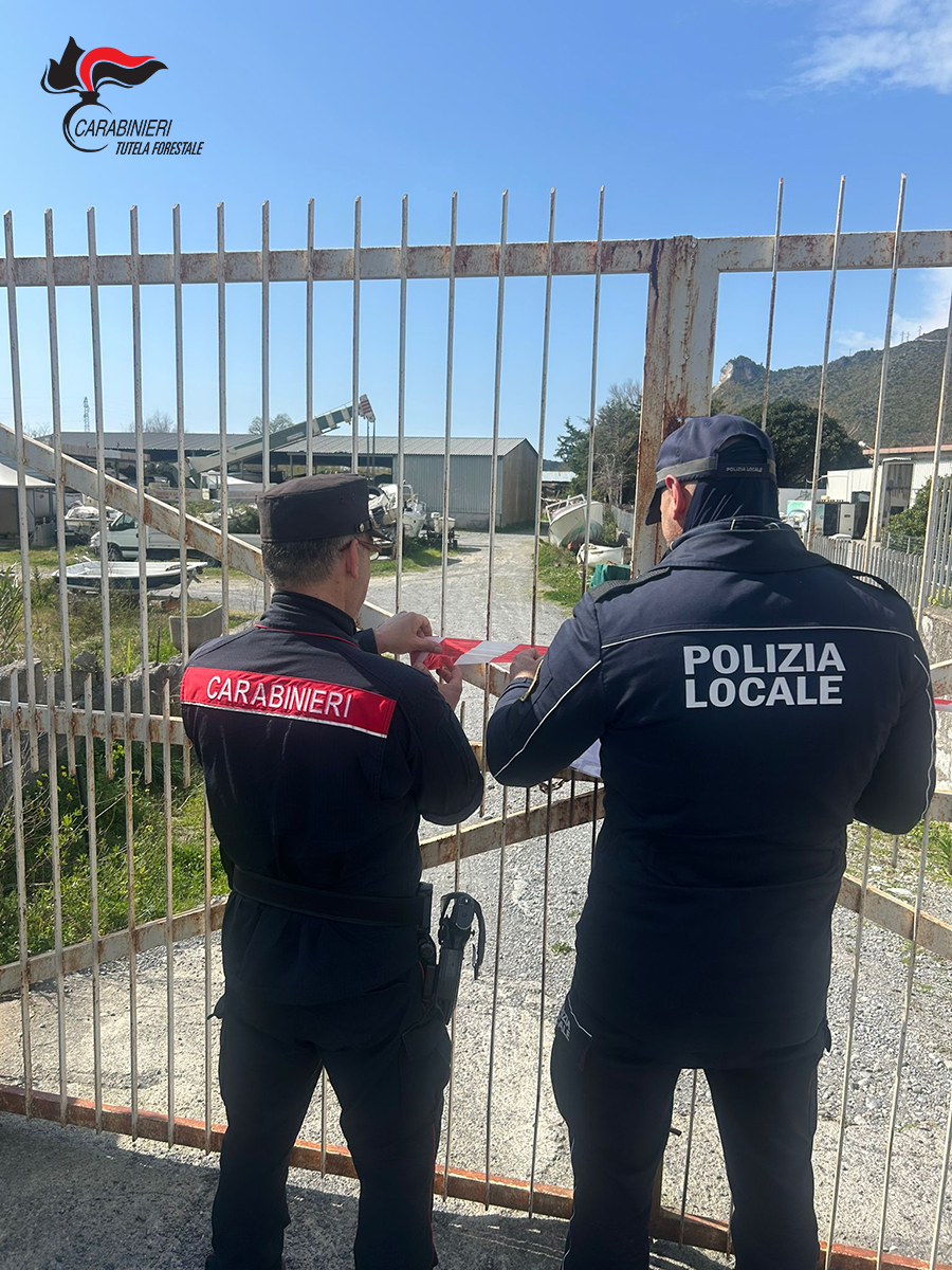 Maxi sequestro a Tortora: rifiuti pericolosi, abusi edilizi e area di 6mila mq sotto sigilli