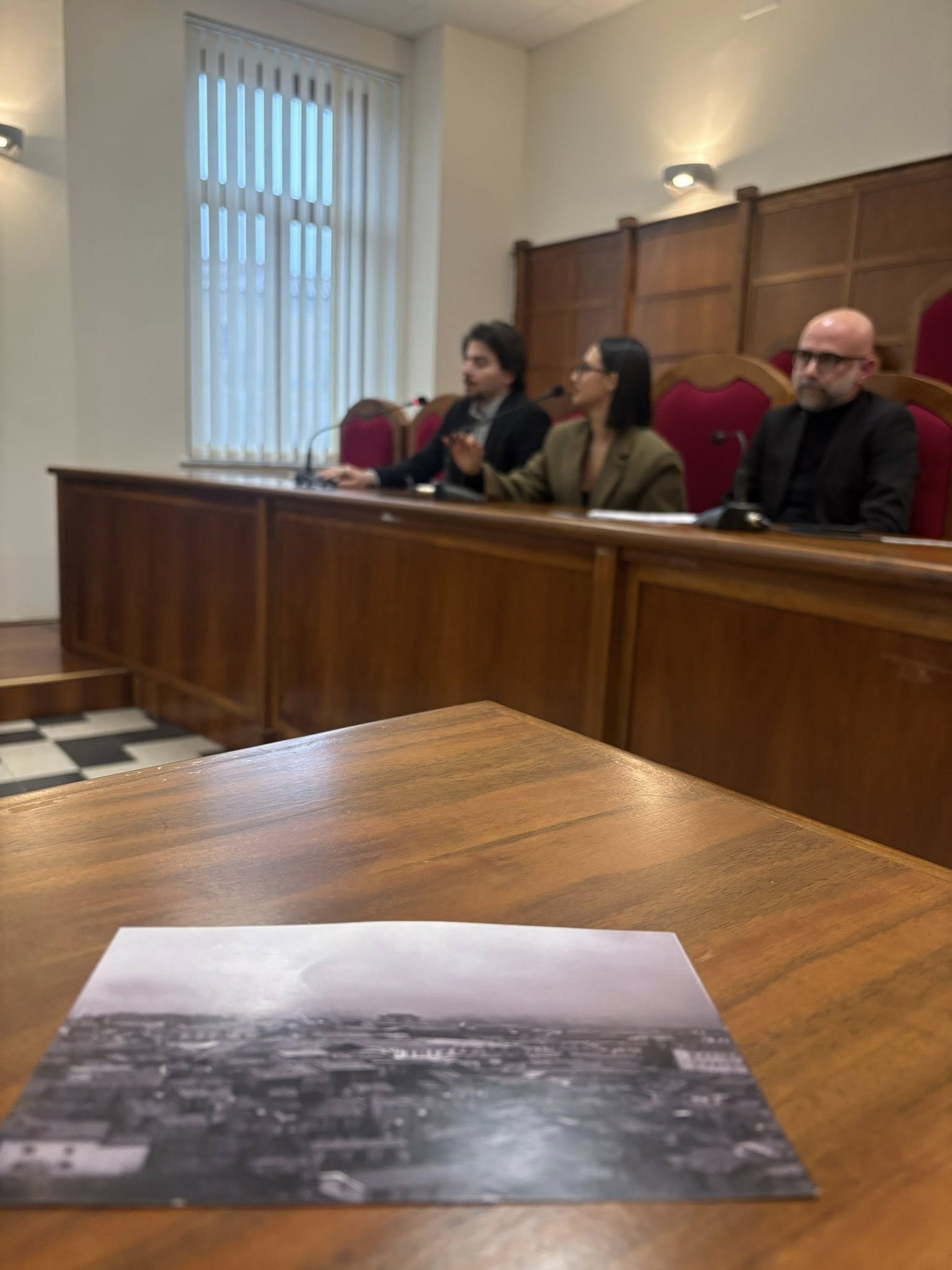 Girifalco guarda oltre l’apparenza: la fotografia di Leonardo Citraro accende la Galleria d’Arte