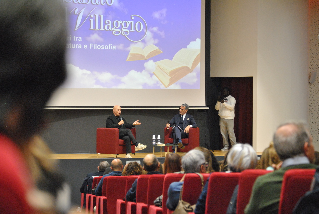 Zingaretti conquista Lamezia: emozioni, cinema e vita sul palco del Sabato del Villaggio