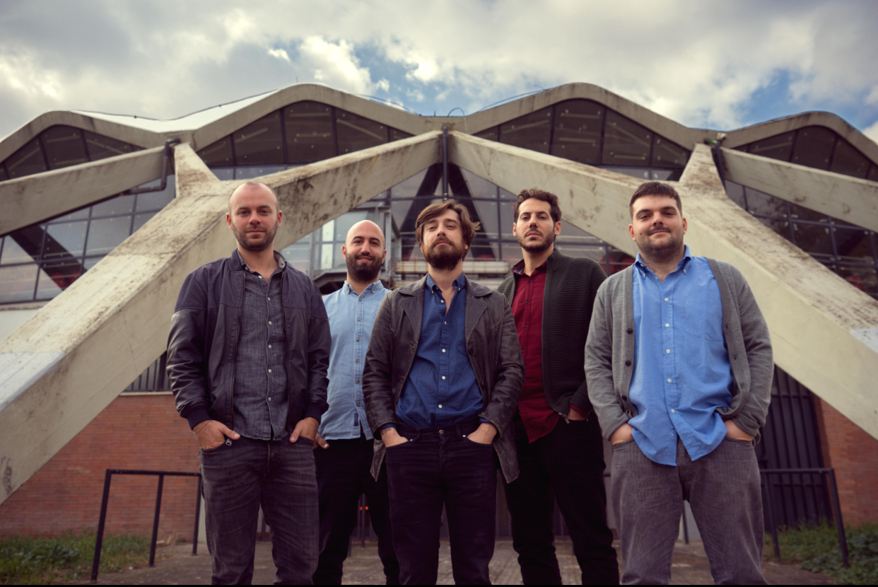 L’Iliade diventa satira live: eroi antichi e risate moderne conquistano il palcoscenico