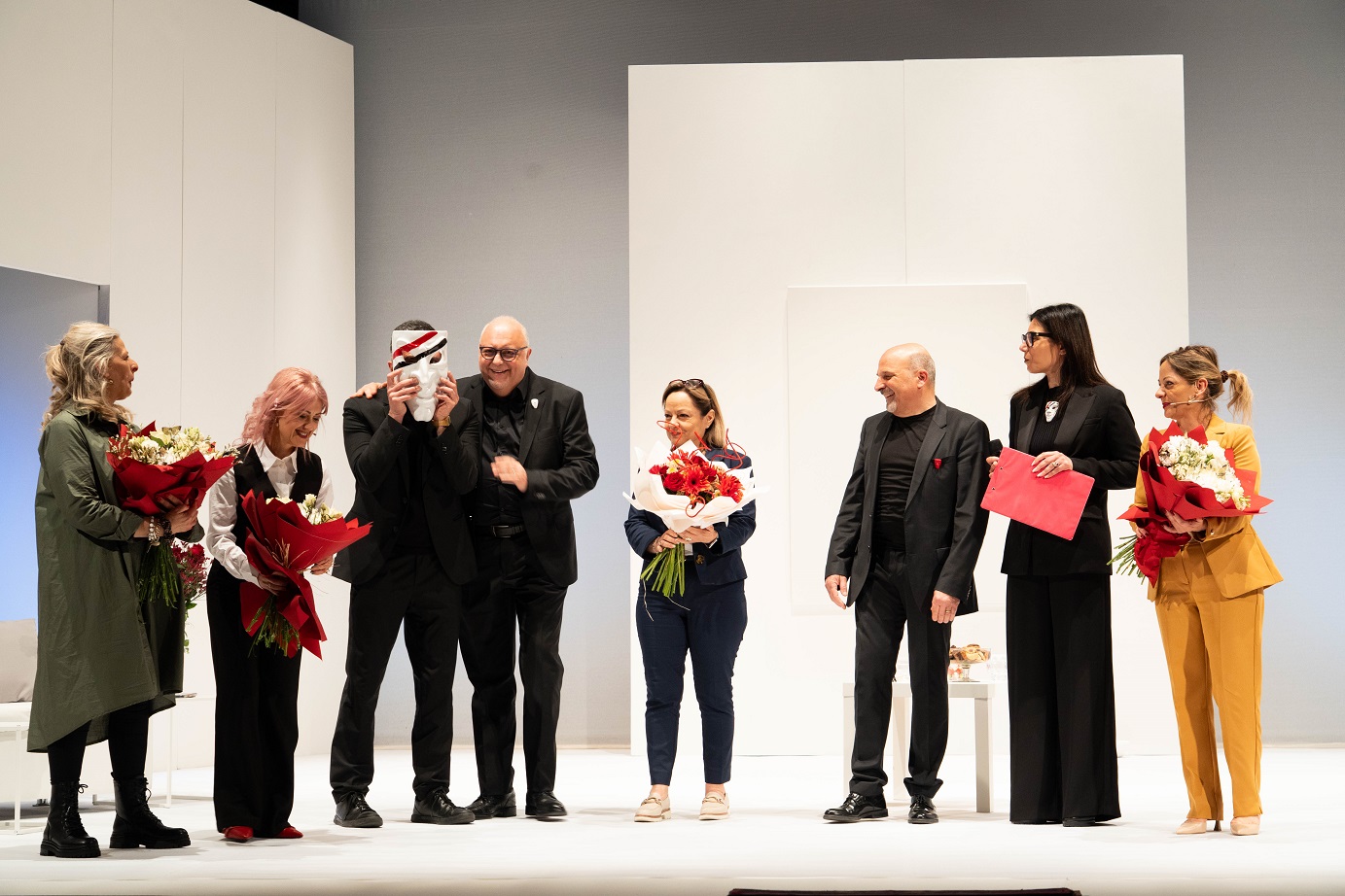 “Tre amiche e uno sciatore”: al Grandinetti un successo tra verità, amicizia e teatro psicologico