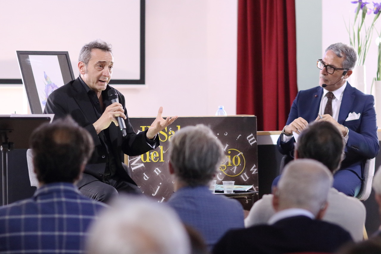“Van Gogh rivive a Lamezia: Corrado D’Elia conquista il pubblico con un racconto intenso e inedito”