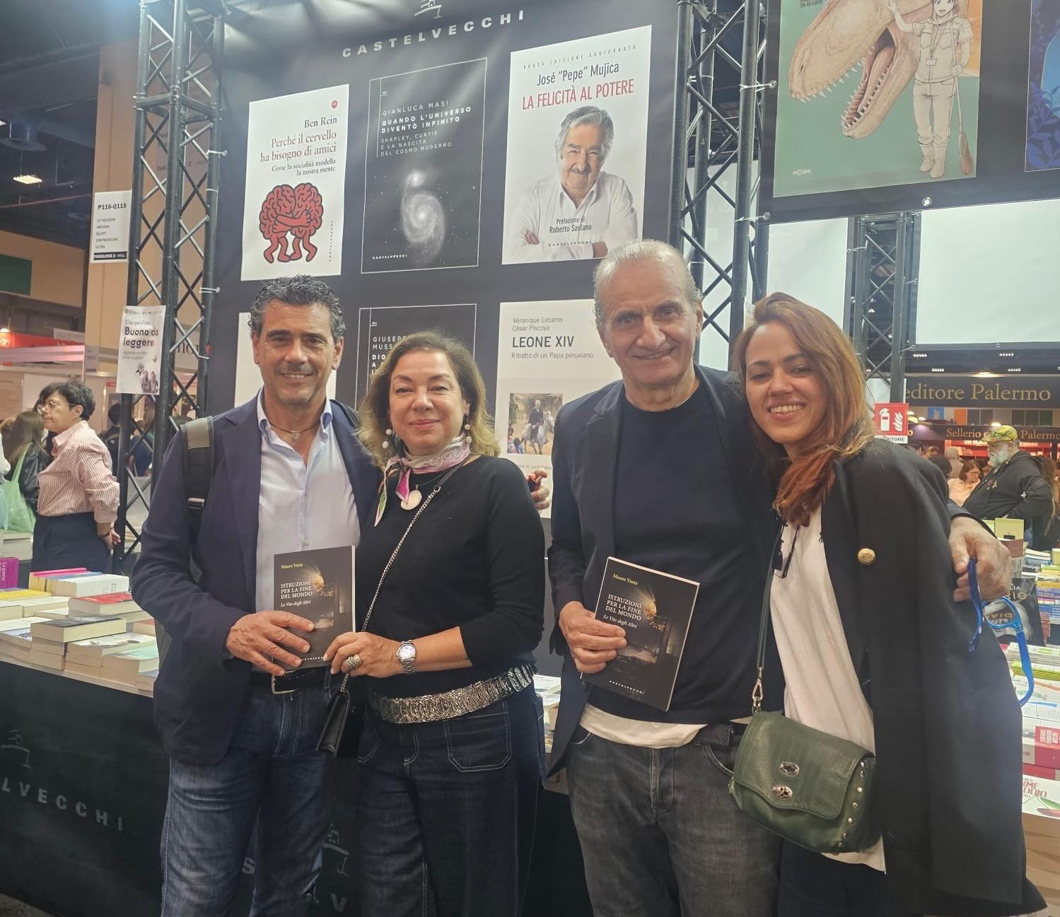 Mauro Vasta conquista il Salone del Libro di Torino: applausi e grande partecipazione per “Istruzioni per la Fine del Mondo”