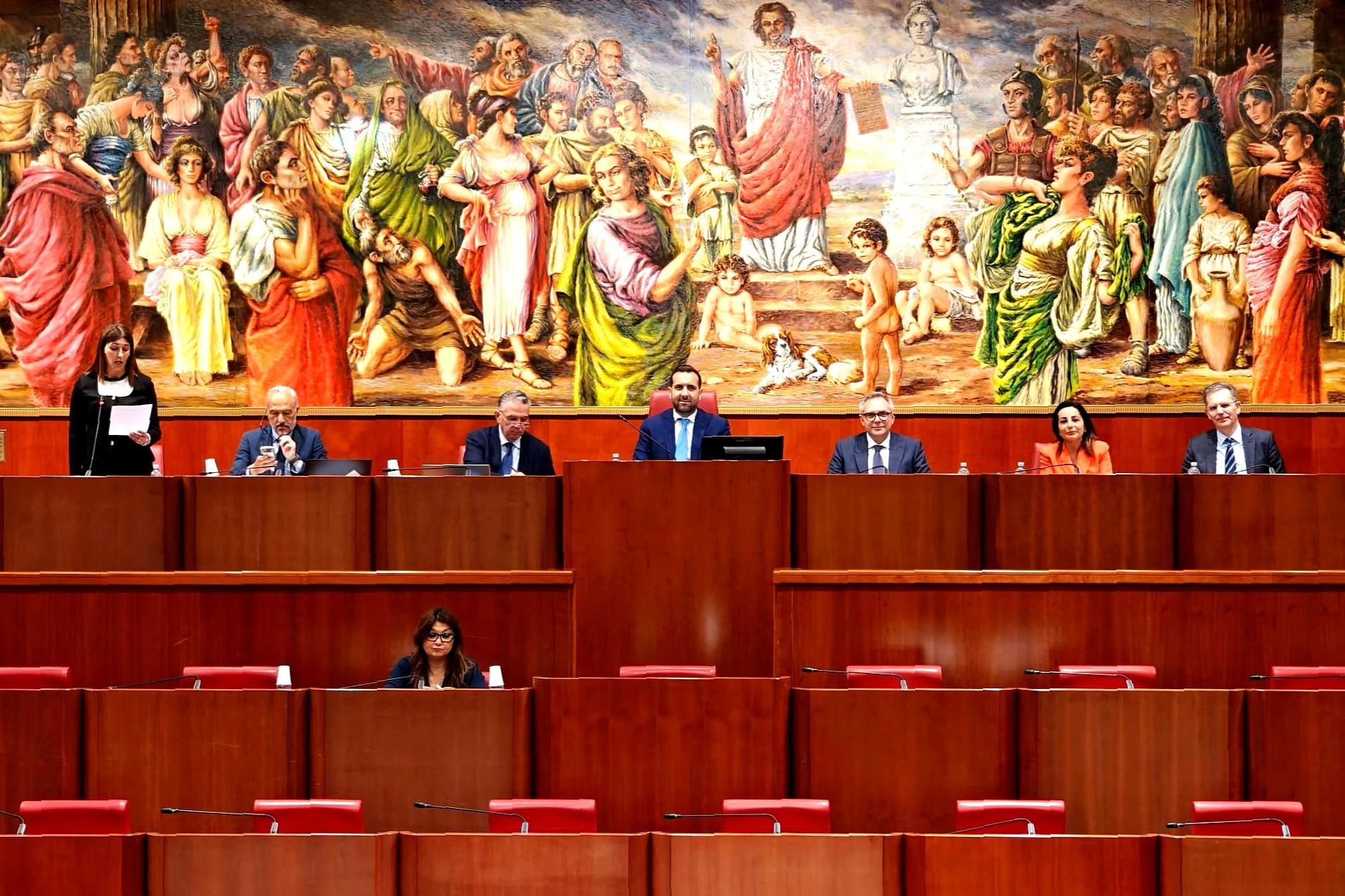 Calabria, l’Aula si riunisce: bilancio, territorio e sicurezza al centro del Consiglio regionale