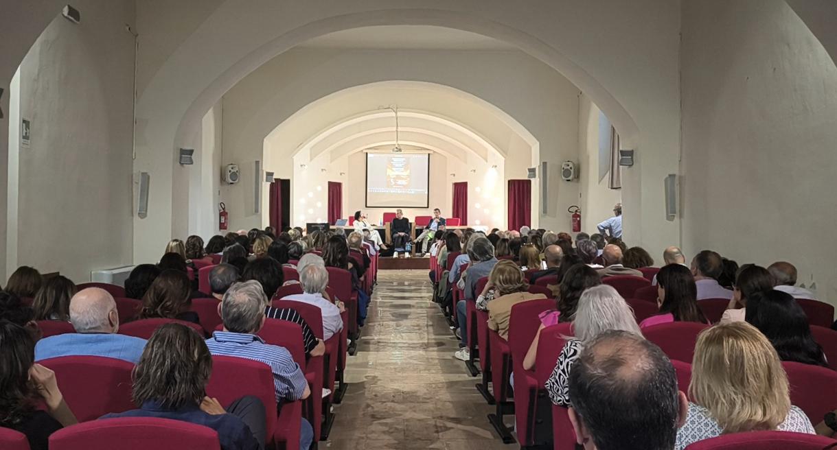 Mauro Vasta conquista Lamezia: un viaggio letterario tra vita, morte e universi interiori