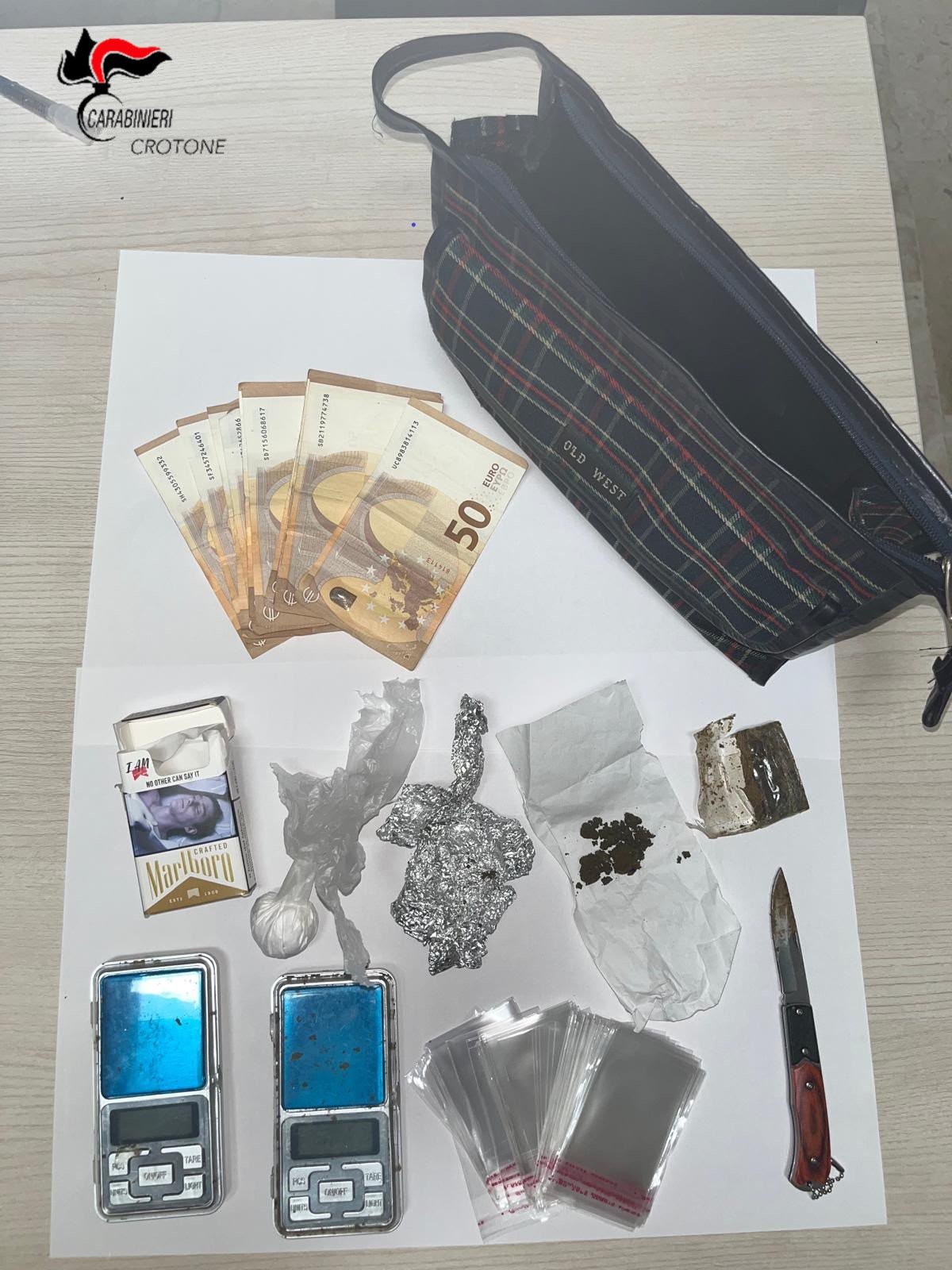 Legalità in azione nel Crotonese: controlli straordinari dei Carabinieri tra cantieri, droga e provvedimenti giudiziari