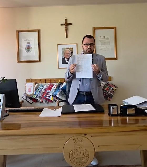 Petilia Policastro, petizione nel mirino: il Sindaco disconosce la firma e chiede verifiche