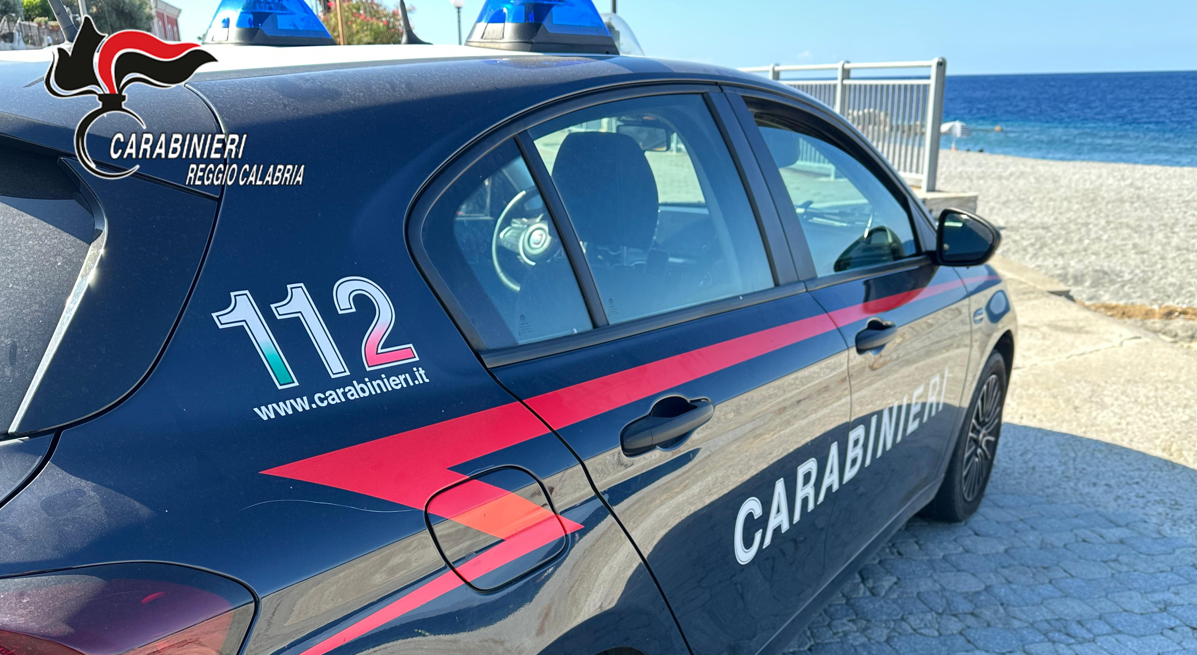 Stabilimenti balneari sotto controllo: lavoro nero, furto di energia e abusi sul demanio