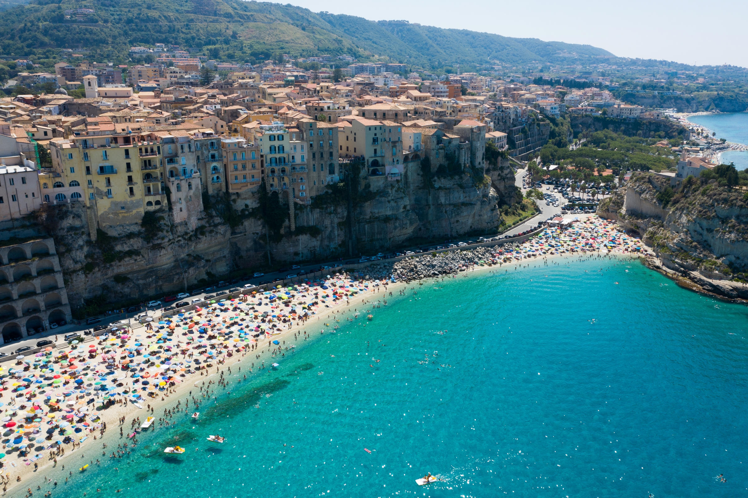 Turismo, la Calabria scopre quanto vale la sua estate: 5,8 miliardi di impatto economico in tre anni