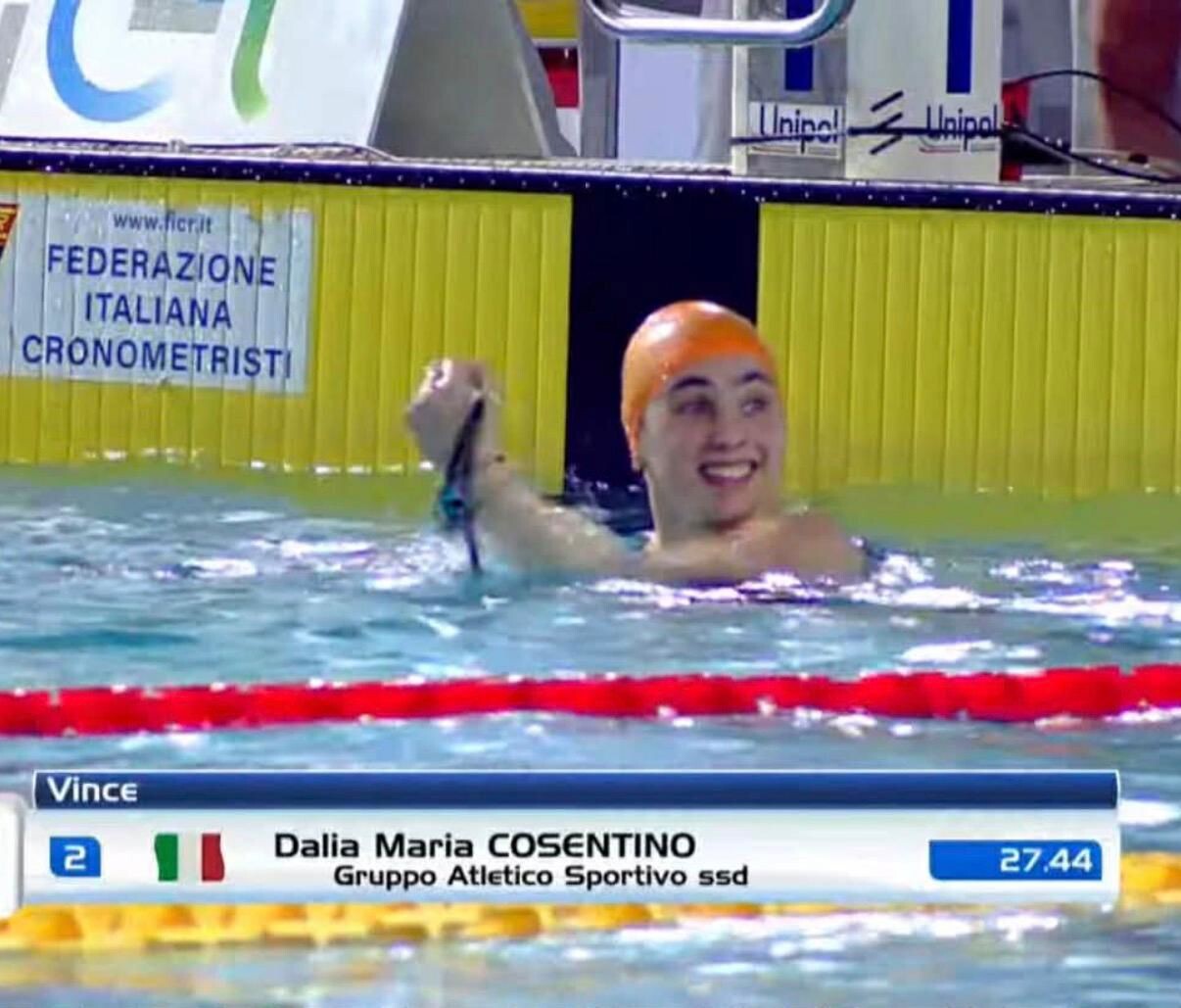 Nuoto, Dalia Maria Cosentino firma il nuovo record regionale: la Calabria si prende la scena