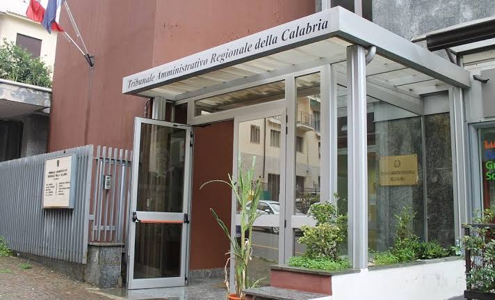 Interdittiva antimafia annullata, il Tar “boccia” l’istruttoria della Prefettura: ora si riapre il caso Salerno Costruzioni