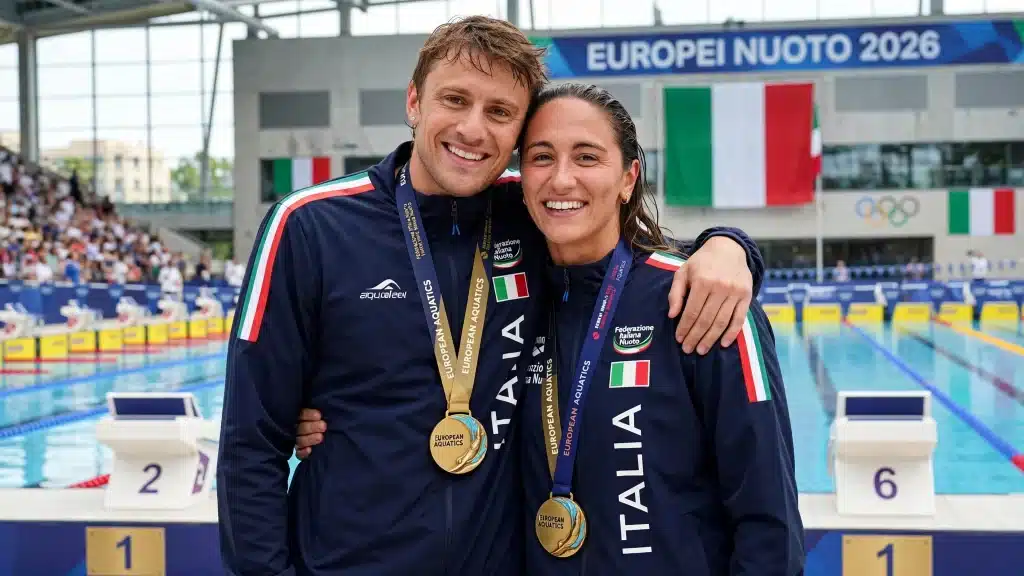 Europei di nuoto a Parigi, doppio oro per l’Italia: trionfano Quadarella e Martinenghi