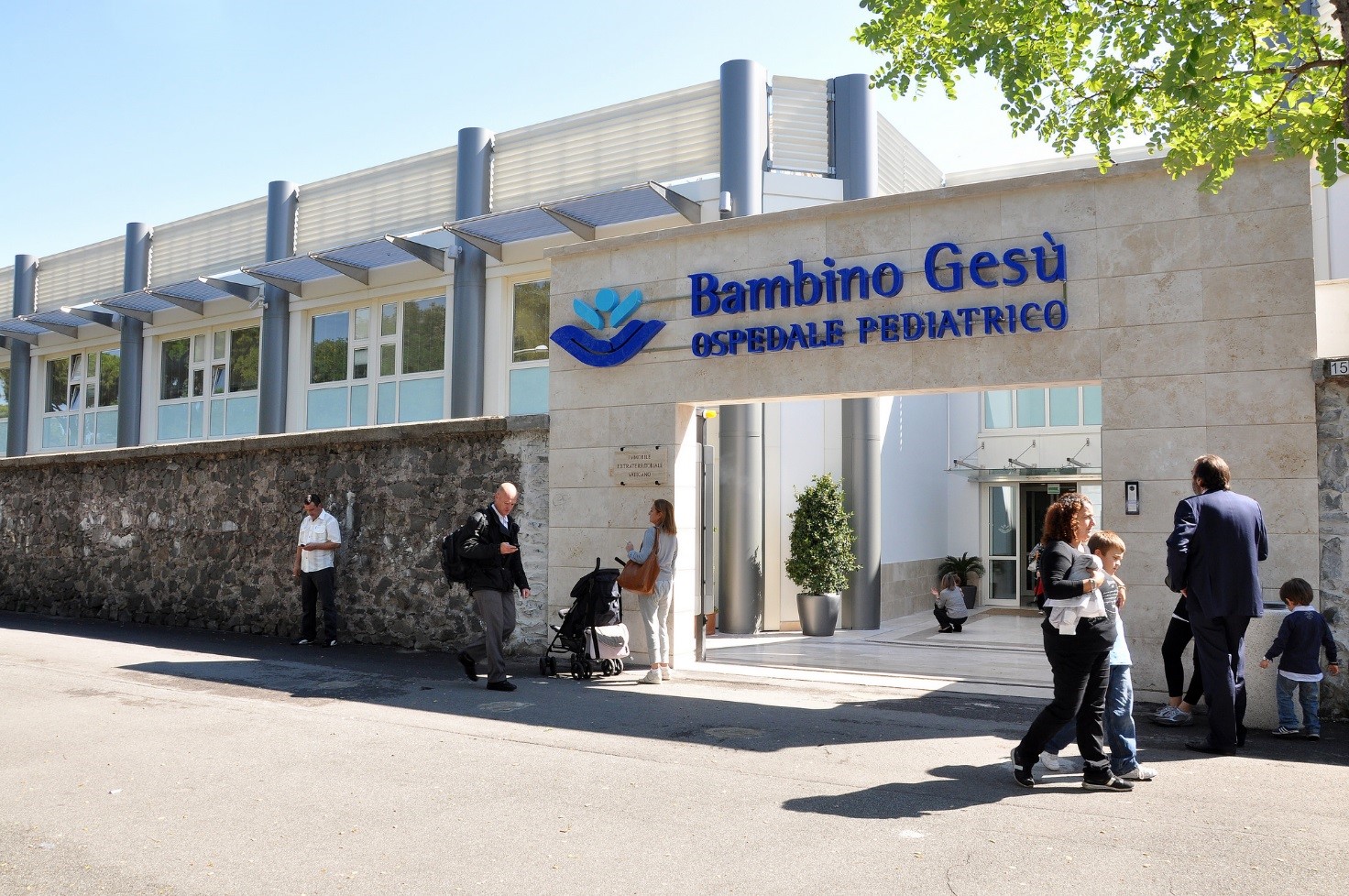 Borgia, il bambino di quattro anni fuori pericolo dopo l’incidente: prosegue il recupero