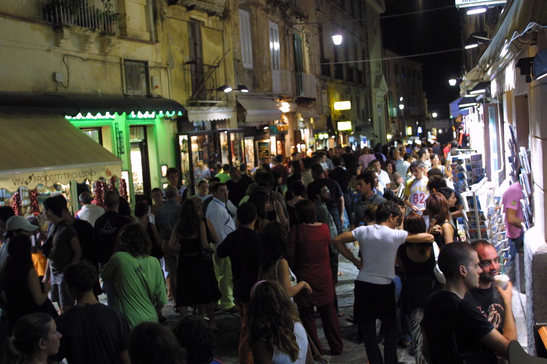 Tropea, stop all’alcol da asporto dopo le 22:30: ordinanza fino al 12 settembre