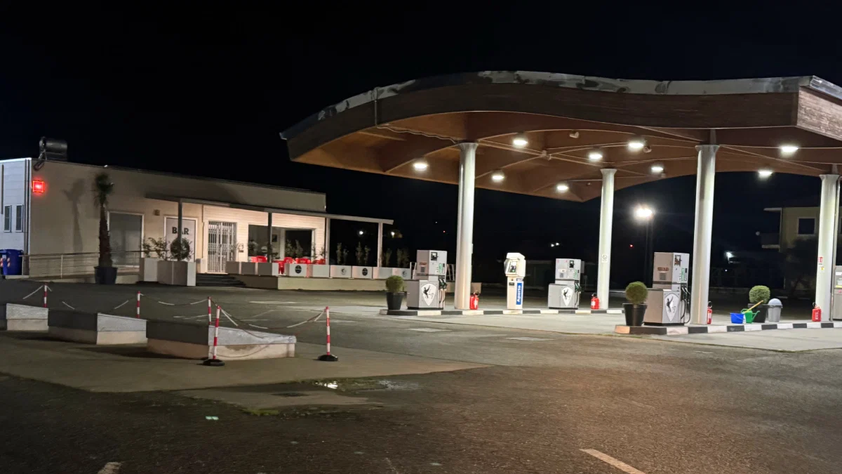 Corigliano-Rossano, forzata la cassa automatica di un distributore: rubati circa 10mila euro