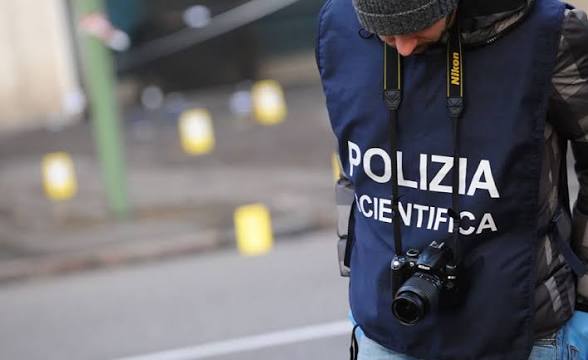 Donna trovata morta in un terreno a Corigliano-Rossano, si indaga sull’ipotesi di omicidio