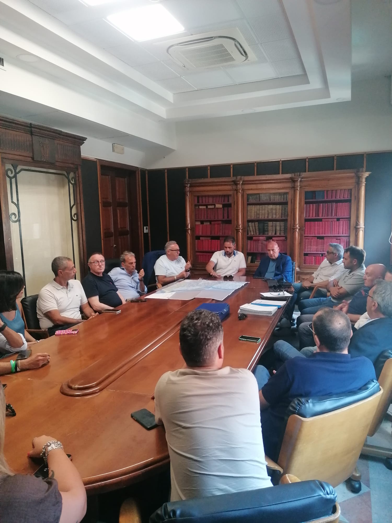 Crotone, emergenza idrica: riunito il Tavolo permanente. Focus su rete, criticità e interventi strutturali