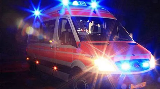 Vibo Valentia, 91enne accoltellato nella notte: trasferito in gravi condizioni a Catanzaro