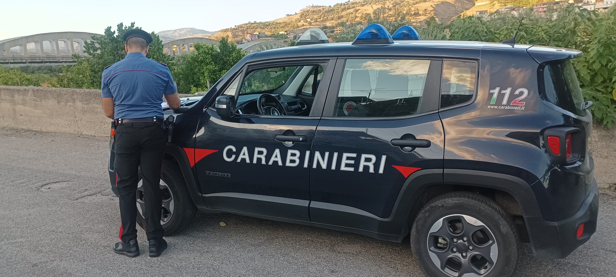Gioia Tauro, sigilli a uno stabilimento sul lungomare: due gestori denunciati