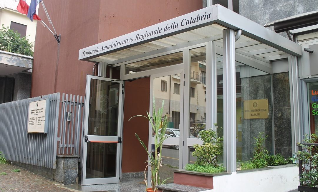 Sottosegretari in Calabria, il referendum passa dal Tar: domani l’udienza