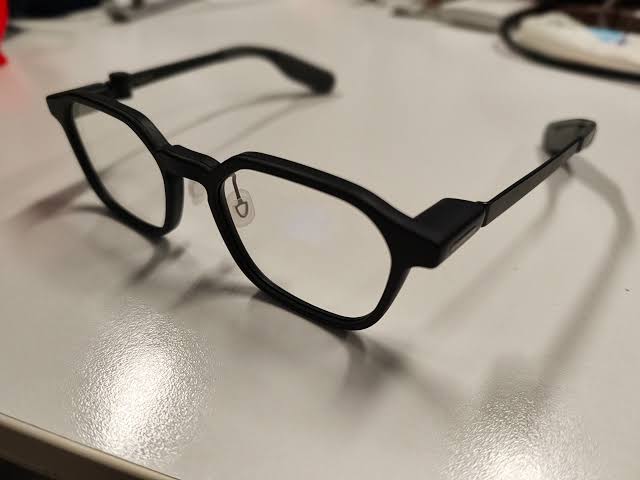 RayNeo iO, gli occhiali smart che portano l’IA davanti agli occhi