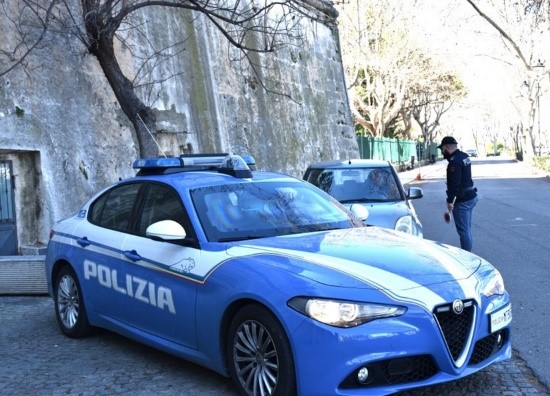Crotone, fermato un uomo per maltrattamenti e lesioni alla compagna