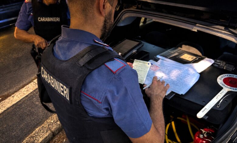Roma, furti sulle auto in sosta: tre arresti e tre denunce
