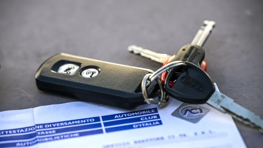 Bollo auto, in Calabria oltre 806mila proprietari nella platea dell’esenzione 2027