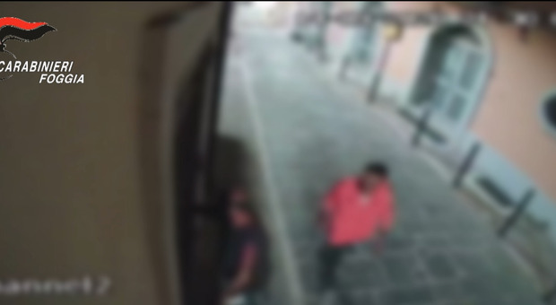 Foggia, tentano di entrare nella sede della Croce Rossa: arrestati due uomini