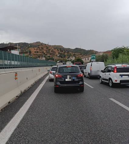 Maxi-tamponamento sull’A2 a Reggio Calabria: coinvolti 15 veicoli, due feriti