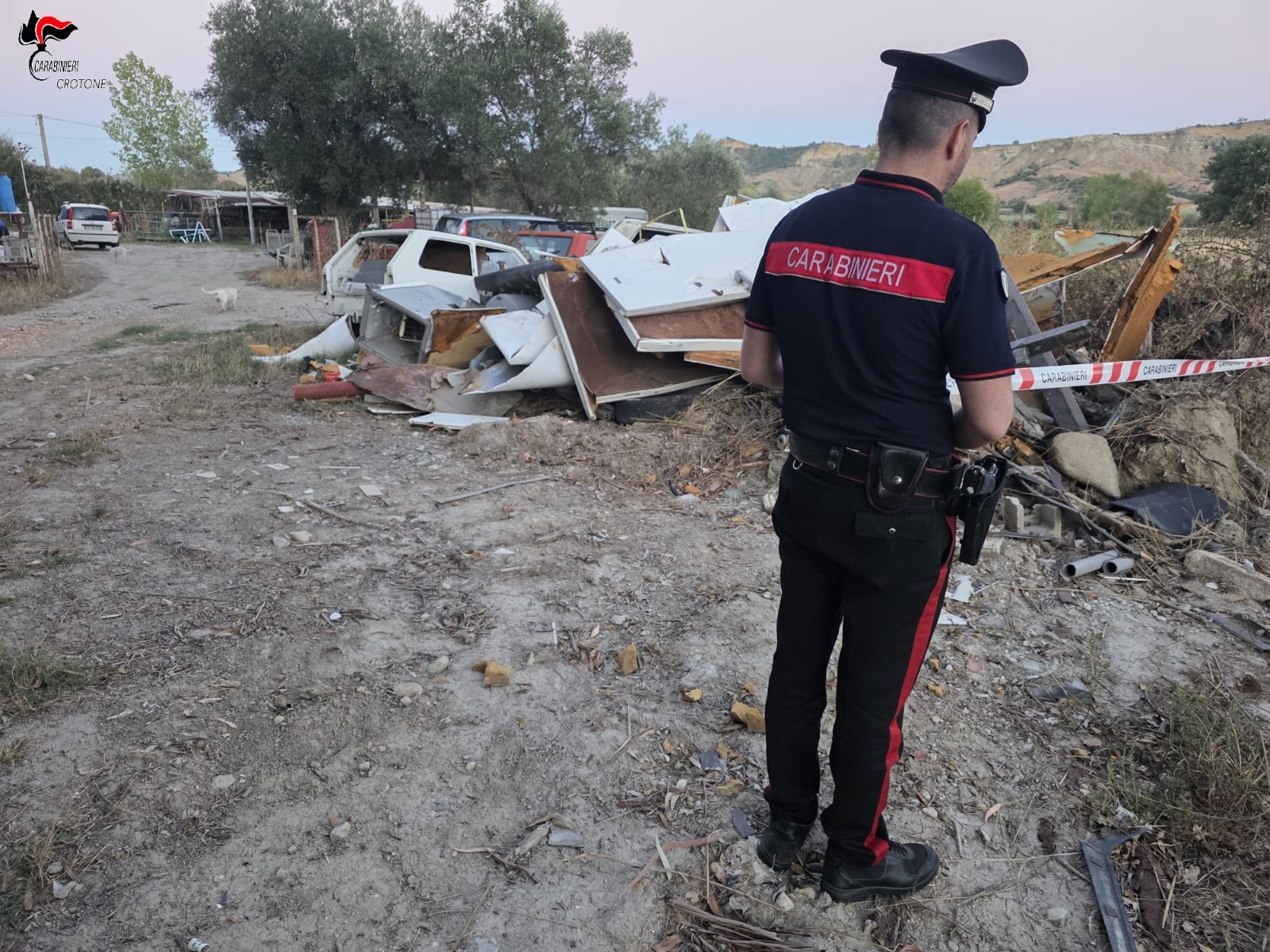 Cotronei, sequestrato un terreno con rifiuti in area protetta: denunciato un 58enne