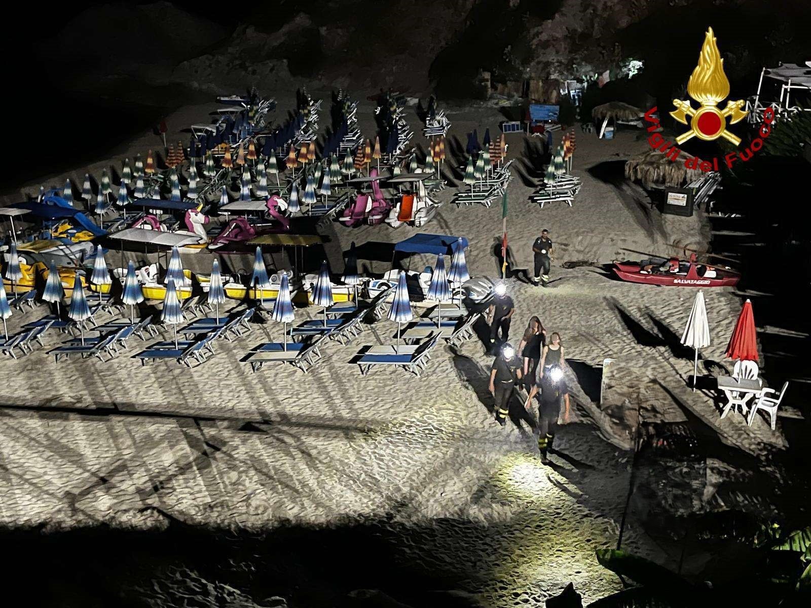 Capo Vaticano, due turiste tedesche bloccate sul sentiero: soccorse dai Vigili del Fuoco